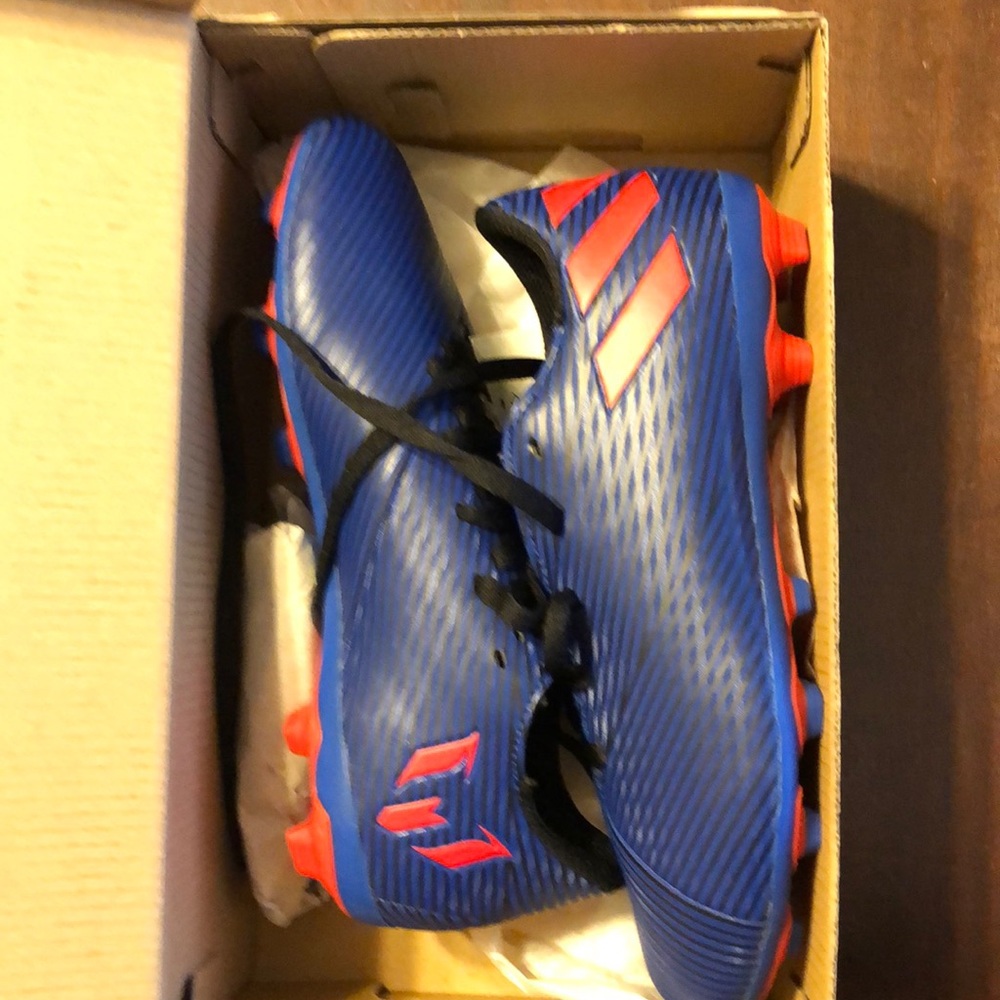 Kids NWT Adidas  cleats